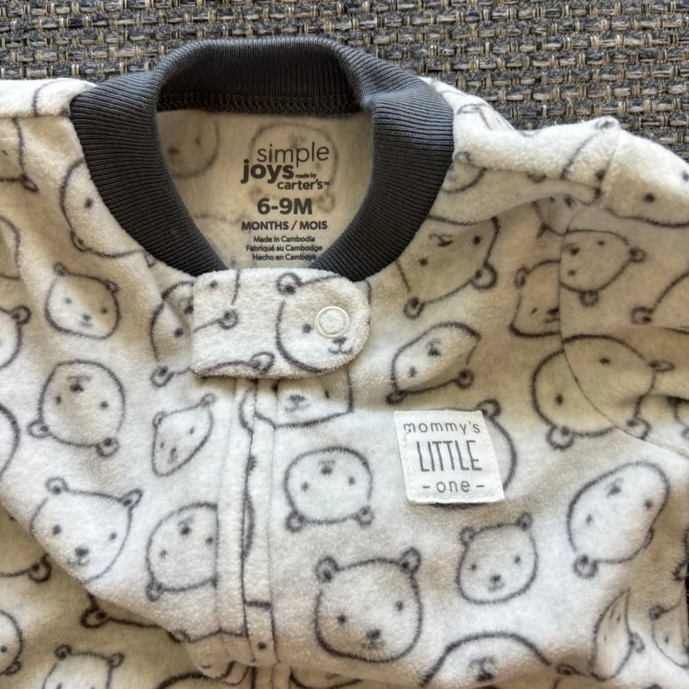 Never Worn Carter’s Gray Bear Print Fleece One-Piece Footies – Cozy & Adorable!